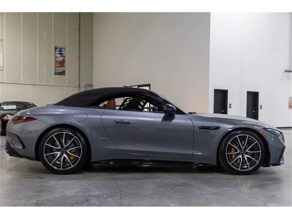 2022 Mercedes-Benz AMG GT - Image 25 of 31