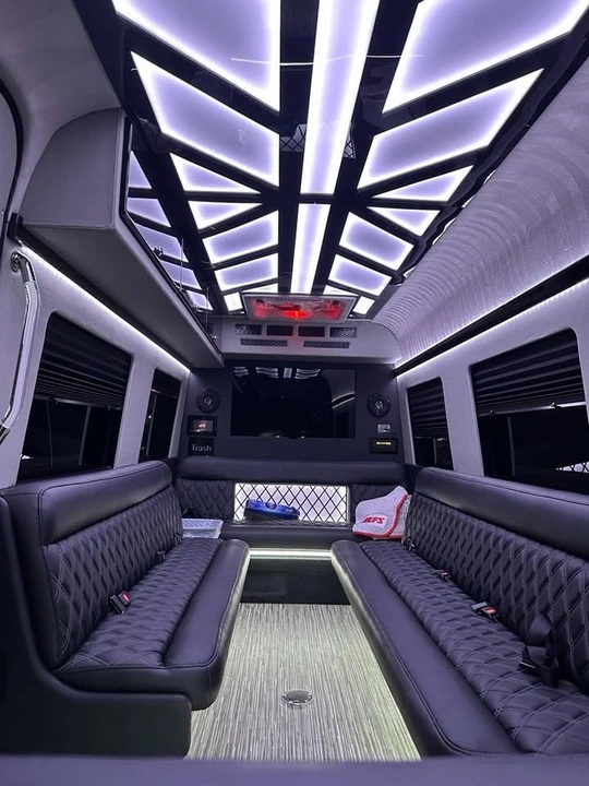 2022 Mercedes-Benz VS30 Sprinter - Image 2 of 15