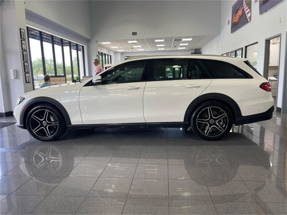 2022 Mercedes-Benz W213 E-Class - Image 2 of 31