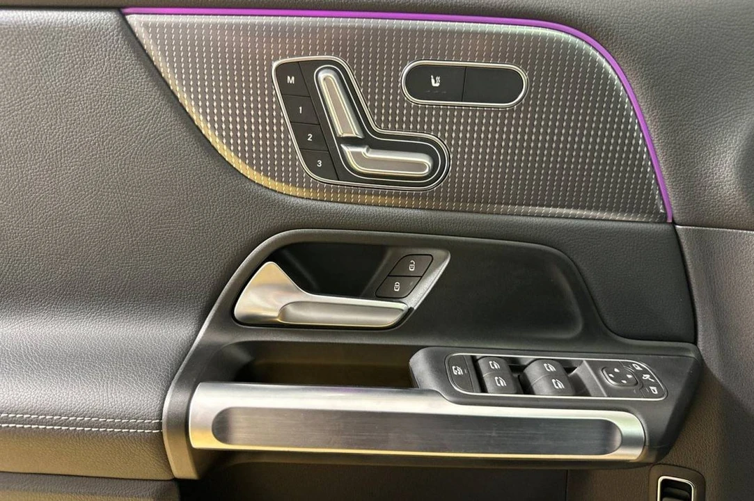 2022 Mercedes-Benz EQB - Image 10 of 24