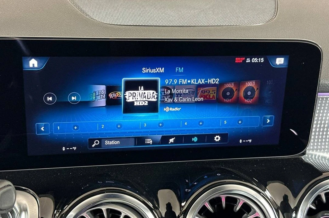 2022 Mercedes-Benz EQB - Image 17 of 24
