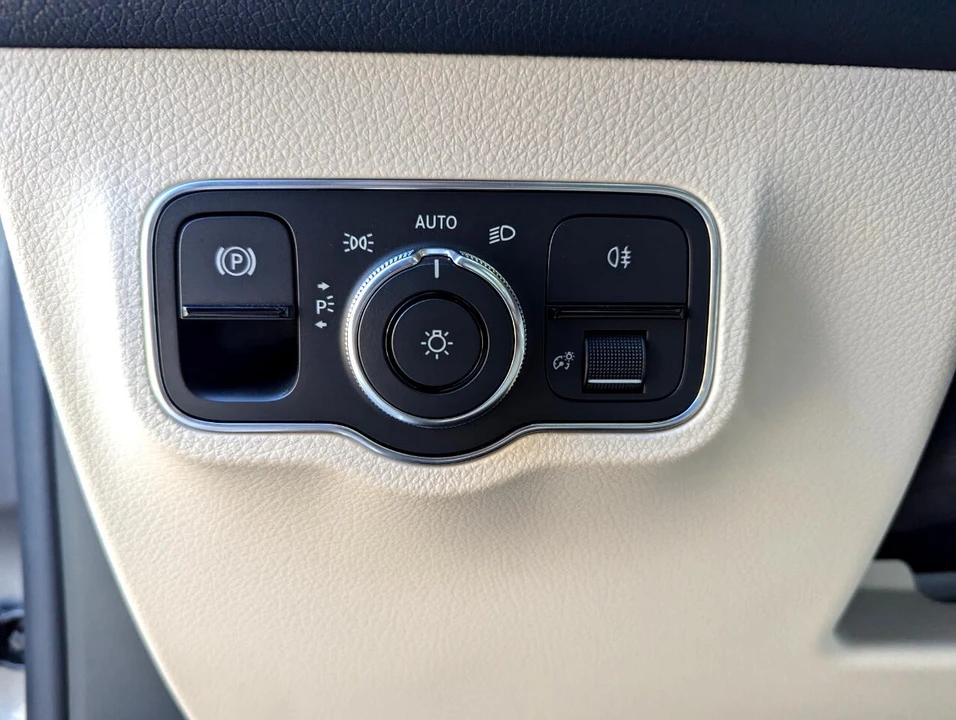 2022 Mercedes-Benz EQB - Image 14 of 21