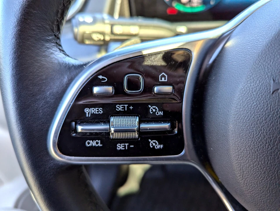 2022 Mercedes-Benz EQB - Image 16 of 21