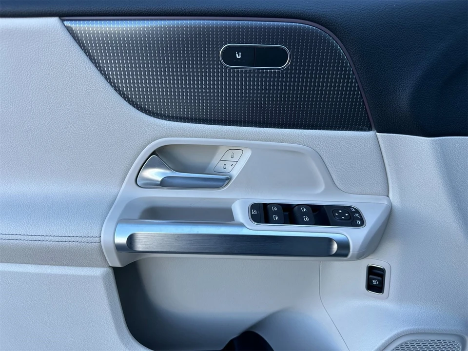 2022 Mercedes-Benz EQB - Image 12 of 12