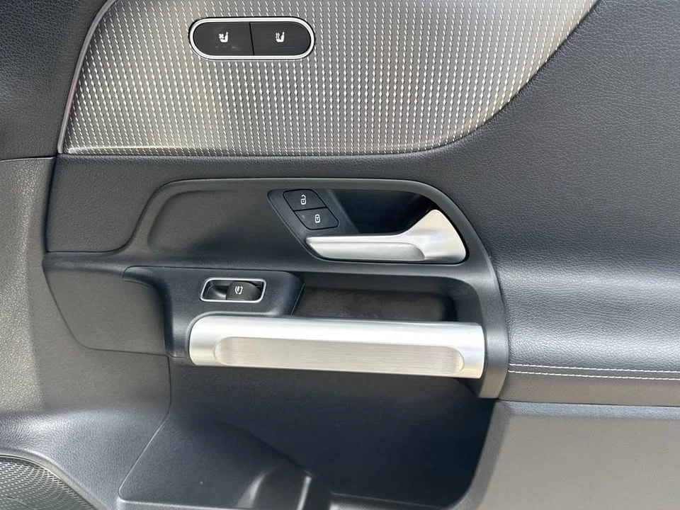 2022 Mercedes-Benz EQB - Image 17 of 20