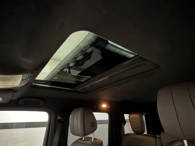 2022 Mercedes-Benz - Image 24 of 31