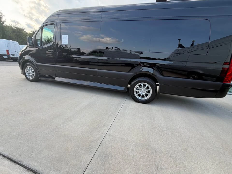 2022 Mercedes-Benz VS30 Sprinter - Image 2 of 16