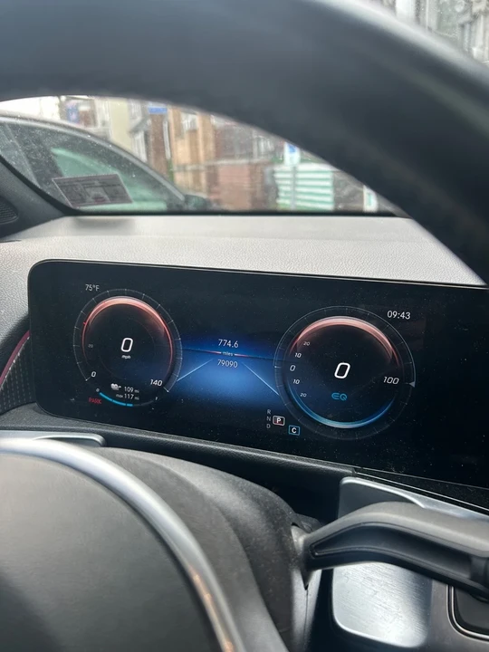 2022 Mercedes-Benz EQB - Image 8 of 17