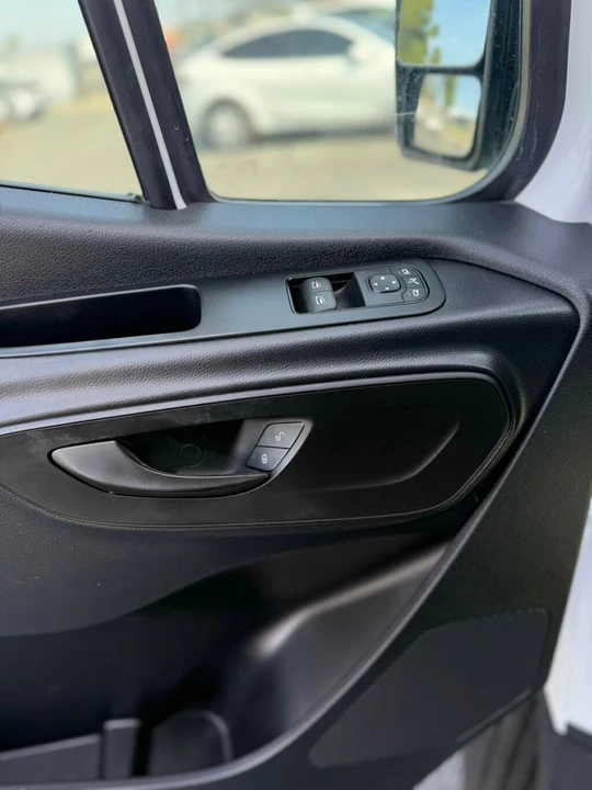 2022 Mercedes-Benz VS30 Sprinter - Image 18 of 27