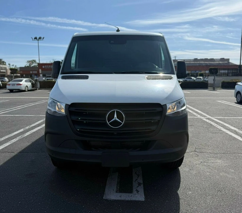 2022 Mercedes-Benz VS30 Sprinter - Image 2 of 21