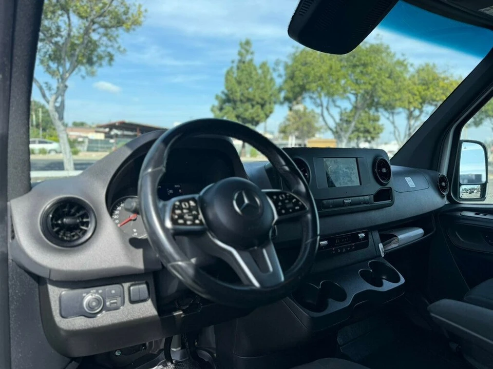2022 Mercedes-Benz VS30 Sprinter - Image 8 of 21