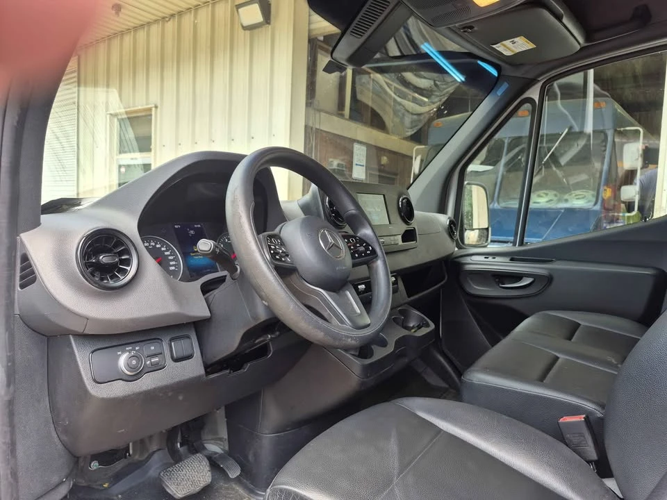 2022 Mercedes-Benz VS30 Sprinter - Image 8 of 10