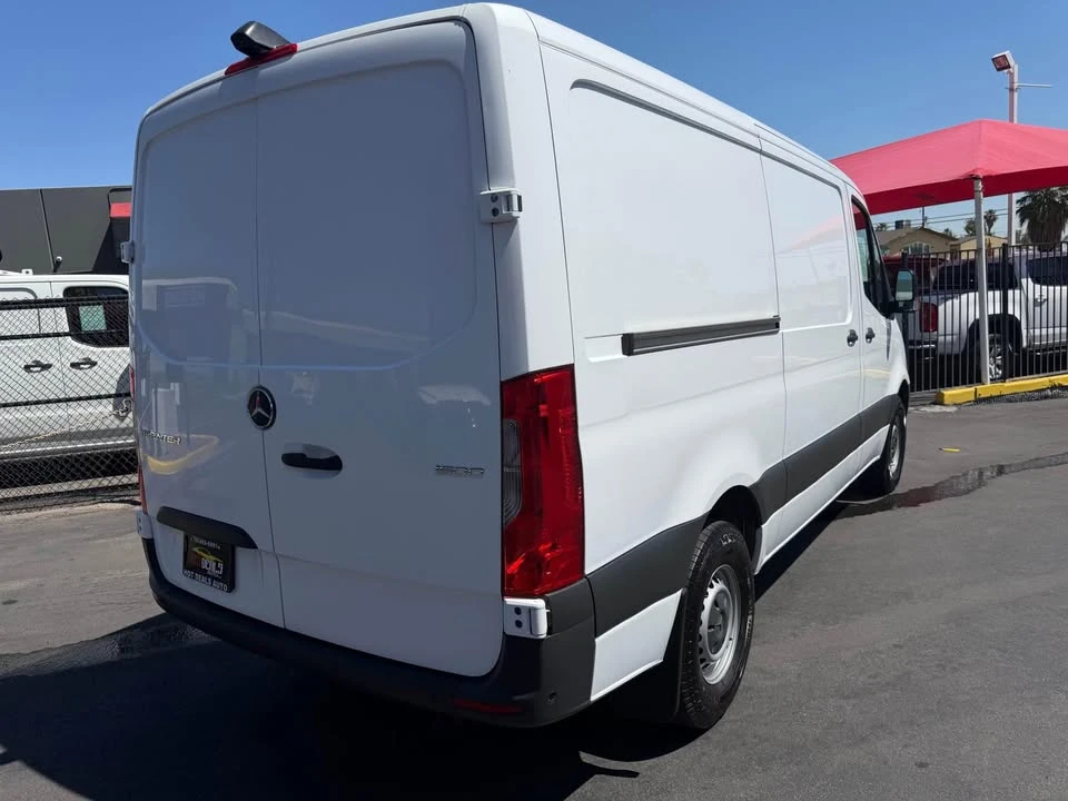 2022 Mercedes-Benz VS30 Sprinter - Image 5 of 11