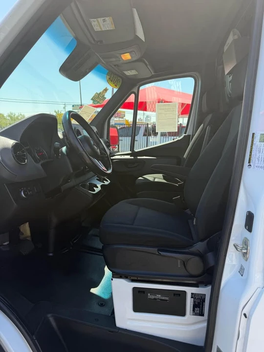 2022 Mercedes-Benz VS30 Sprinter - Image 9 of 11