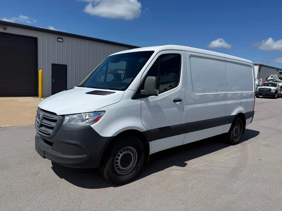 2022 Mercedes-Benz VS30 Sprinter - Image 2 of 18