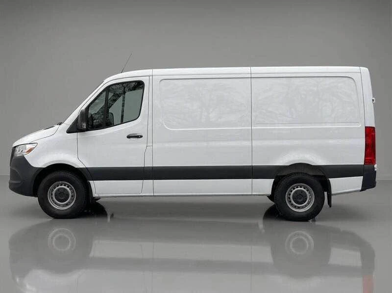 2022 Mercedes-Benz VS30 Sprinter - Image 2 of 12
