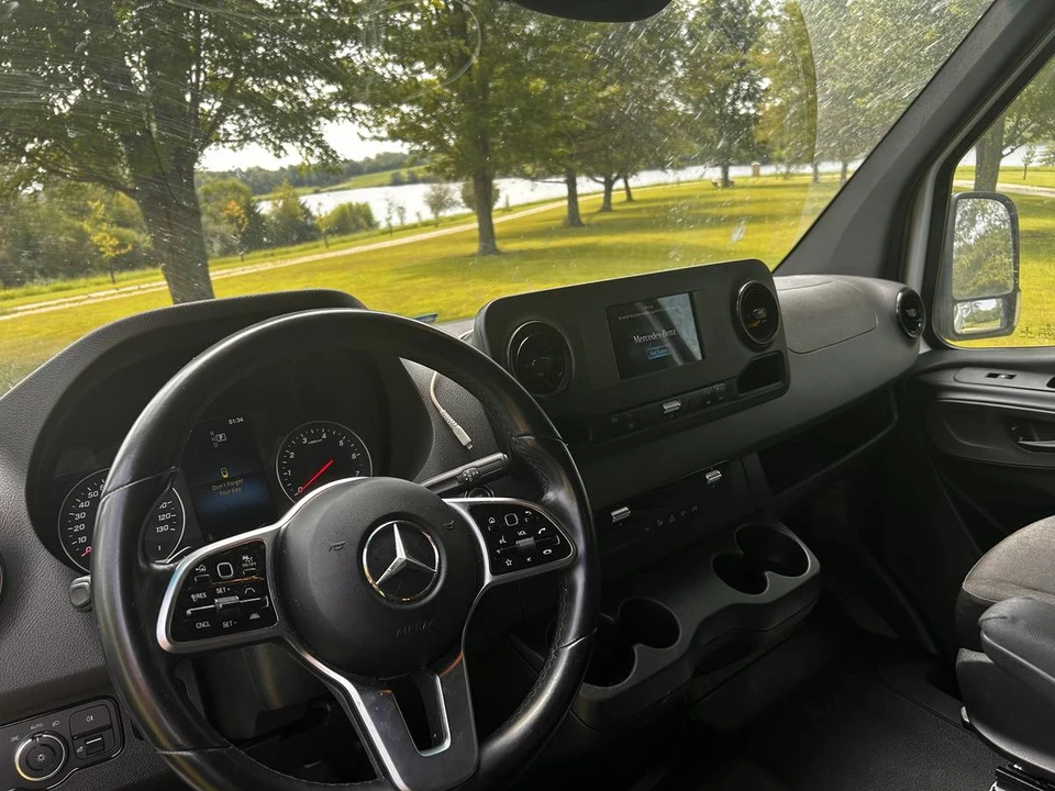 2022 Mercedes-Benz VS30 Sprinter - Image 9 of 11