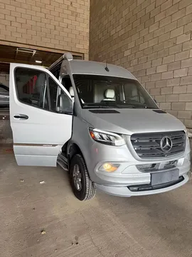 2022 Mercedes-Benz Sprinter 1500 Passenger Airstream Camper Van
