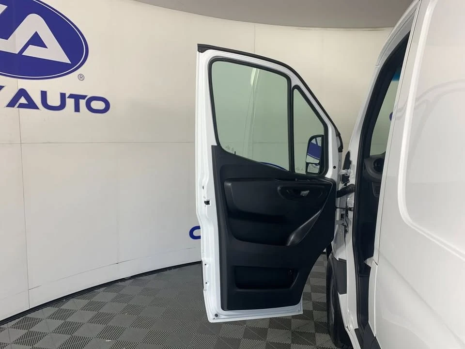 2022 Mercedes-Benz VS30 Sprinter - Image 11 of 19
