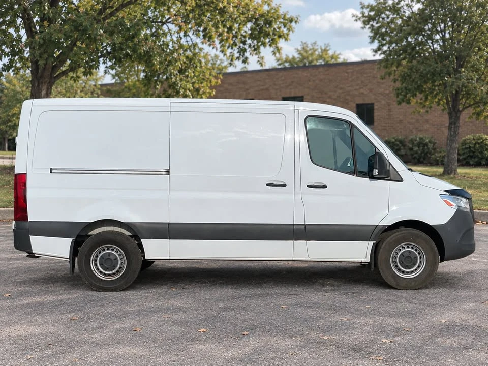 2022 Mercedes-Benz VS30 Sprinter - Image 2 of 5