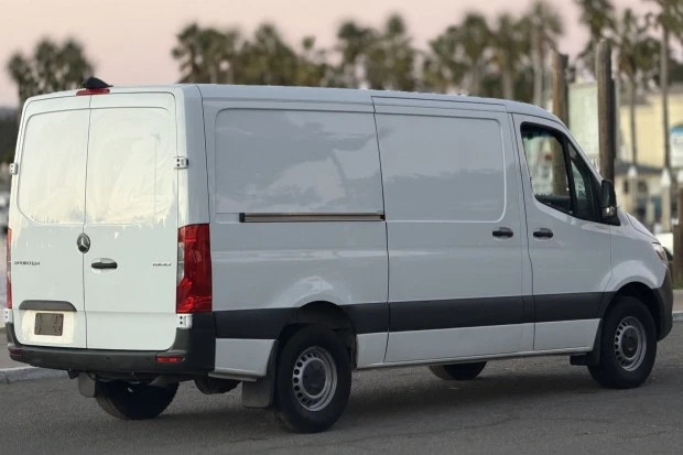 2022 Mercedes-Benz VS30 Sprinter - Image 2 of 7