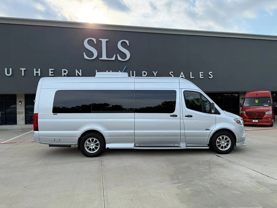 2022 Mercedes-Benz VS30 Sprinter - Image 2 of 19