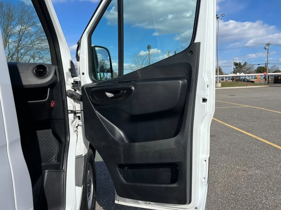 2022 Mercedes-Benz VS30 Sprinter - Image 16 of 19