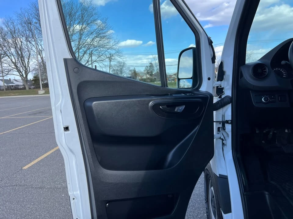 2022 Mercedes-Benz VS30 Sprinter - Image 8 of 19