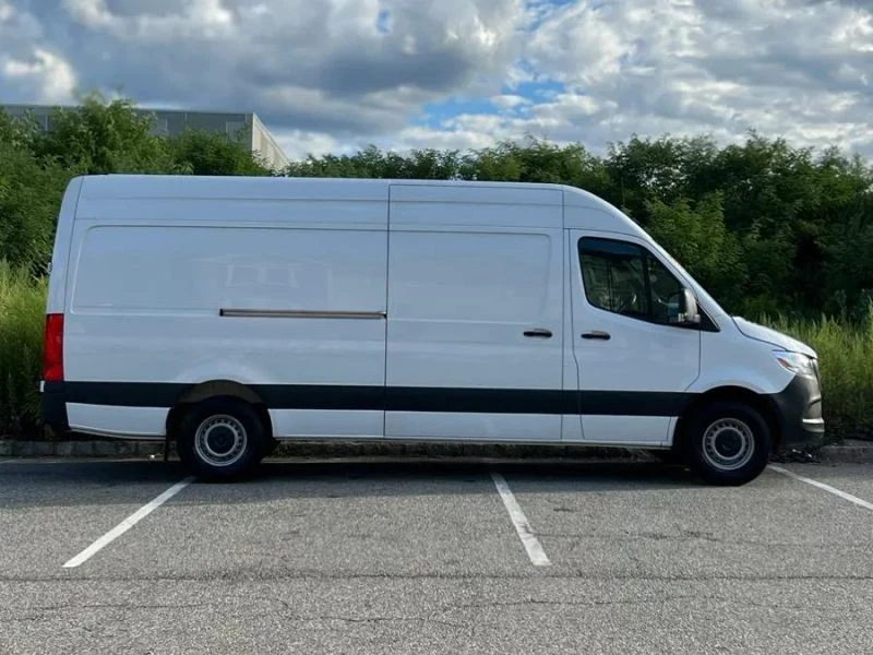 2022 Mercedes-Benz VS30 Sprinter - Image 9 of 12