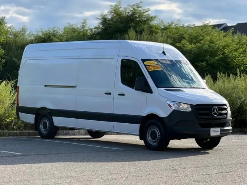 2022 Mercedes-Benz VS30 Sprinter - Image 2 of 12