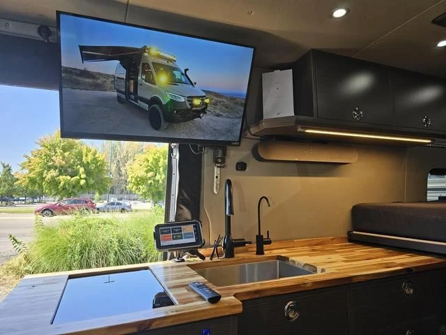 2022 Mercedes-Benz VS30 Sprinter - Image 2 of 21