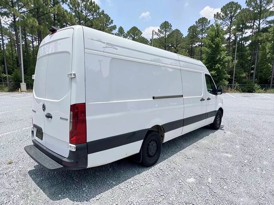 2022 Mercedes-Benz VS30 Sprinter - Image 2 of 10
