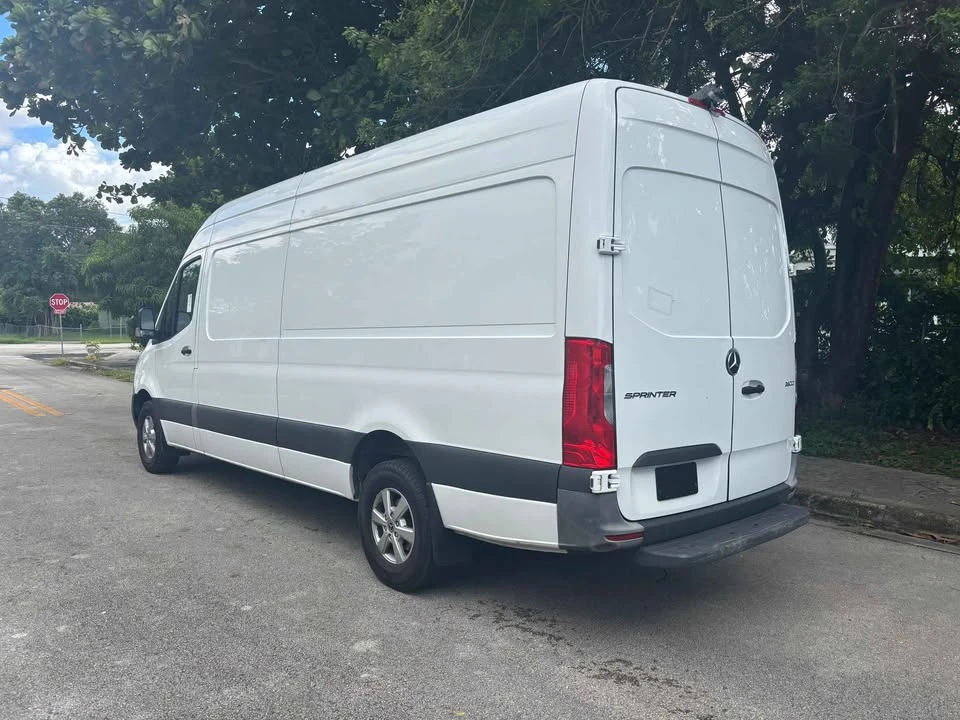2022 Mercedes-Benz VS30 Sprinter - Image 8 of 17