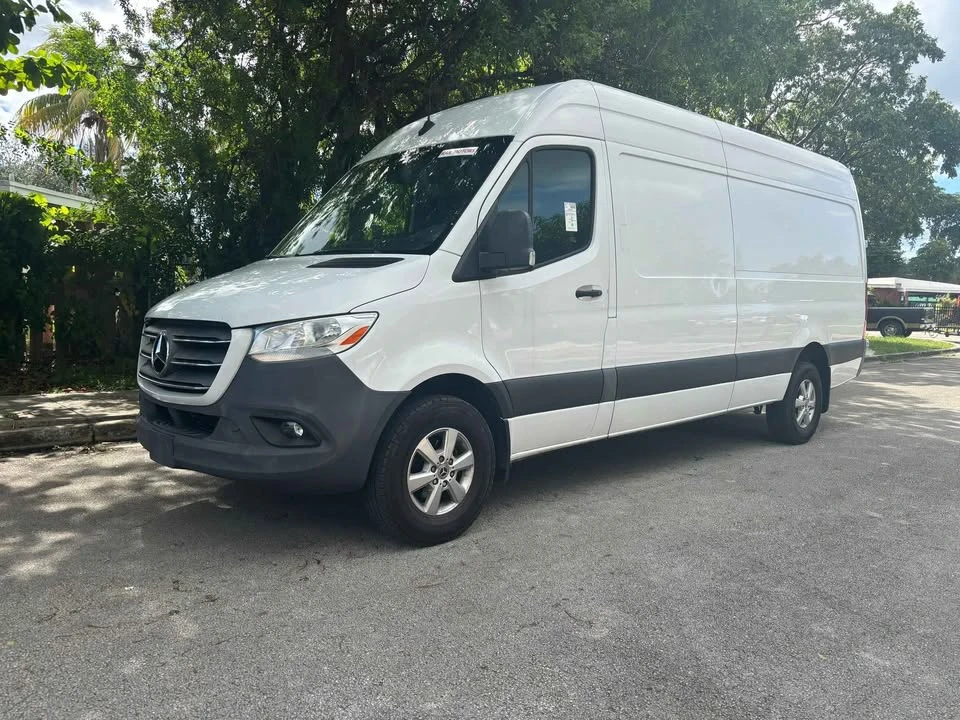 2022 Mercedes-Benz VS30 Sprinter - Image 2 of 17