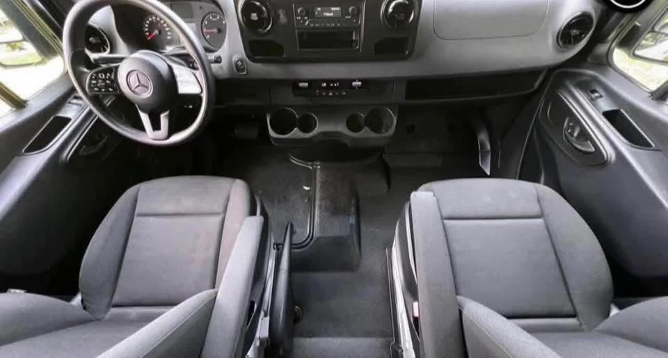2022 Mercedes-Benz VS30 Sprinter - Image 2 of 3