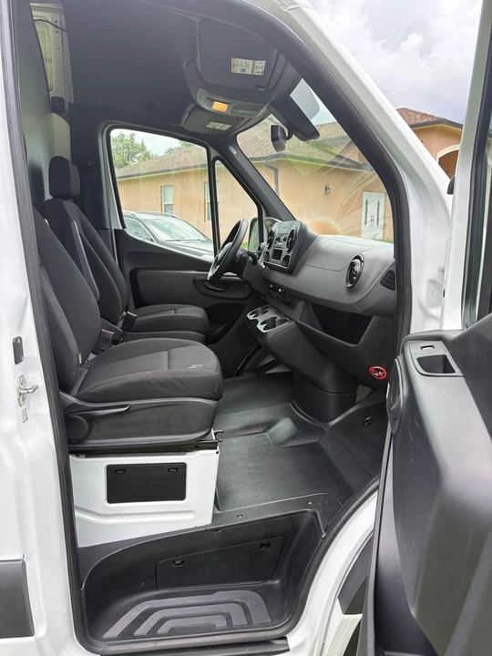 2022 Mercedes-Benz VS30 Sprinter - Image 11 of 16