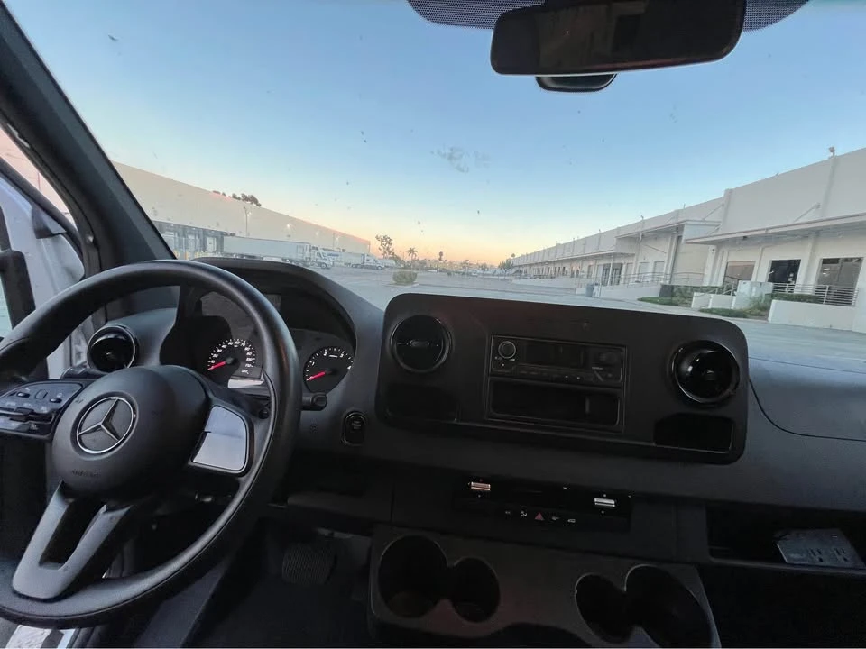 2022 Mercedes-Benz VS30 Sprinter - Image 9 of 20