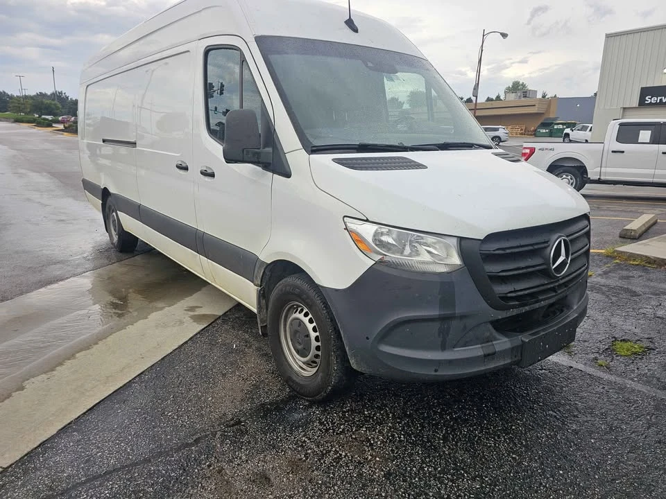 2022 Mercedes-Benz VS30 Sprinter - Image 2 of 15