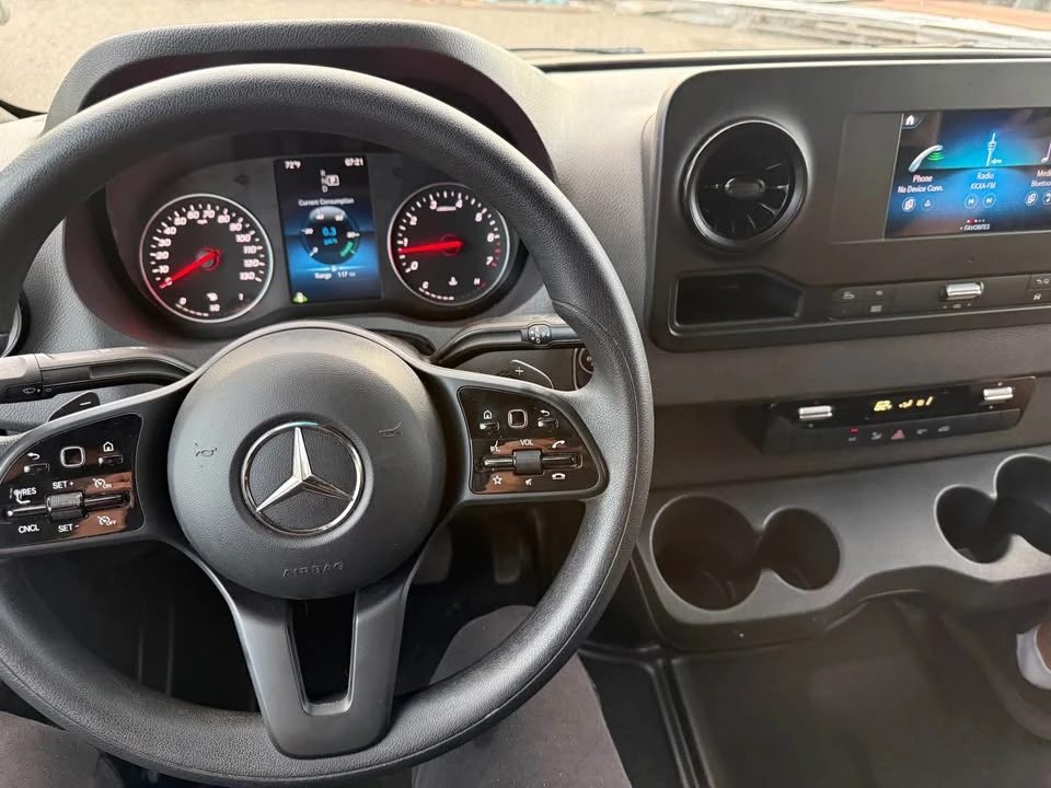 2022 Mercedes-Benz VS30 Sprinter - Image 2 of 9