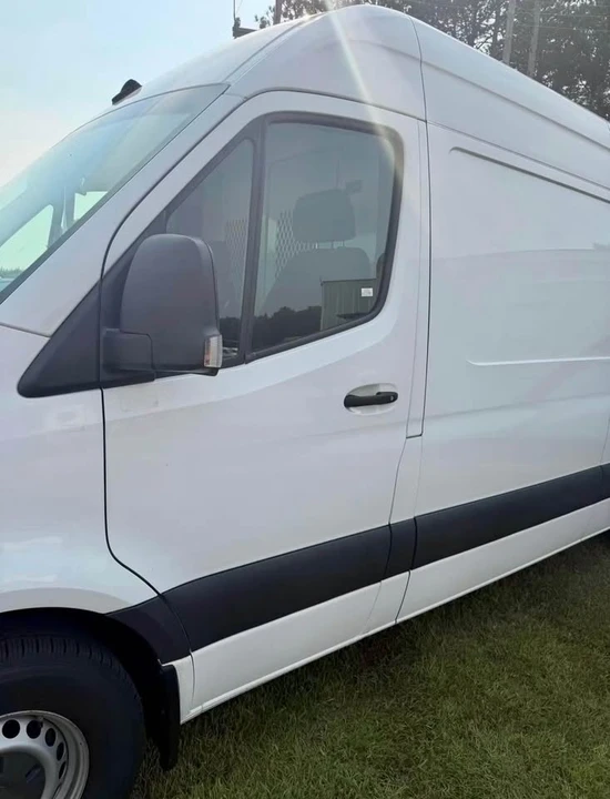 2022 Mercedes-Benz VS30 Sprinter - Image 2 of 9