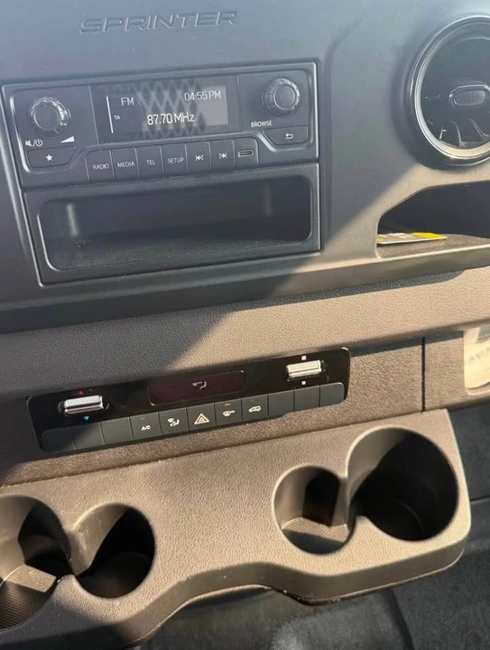 2022 Mercedes-Benz VS30 Sprinter - Image 8 of 9