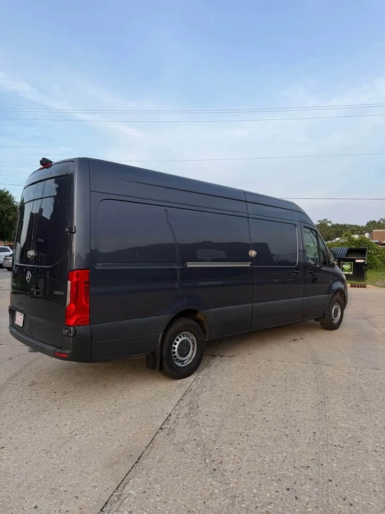 2022 Mercedes-Benz VS30 Sprinter - Image 3 of 10