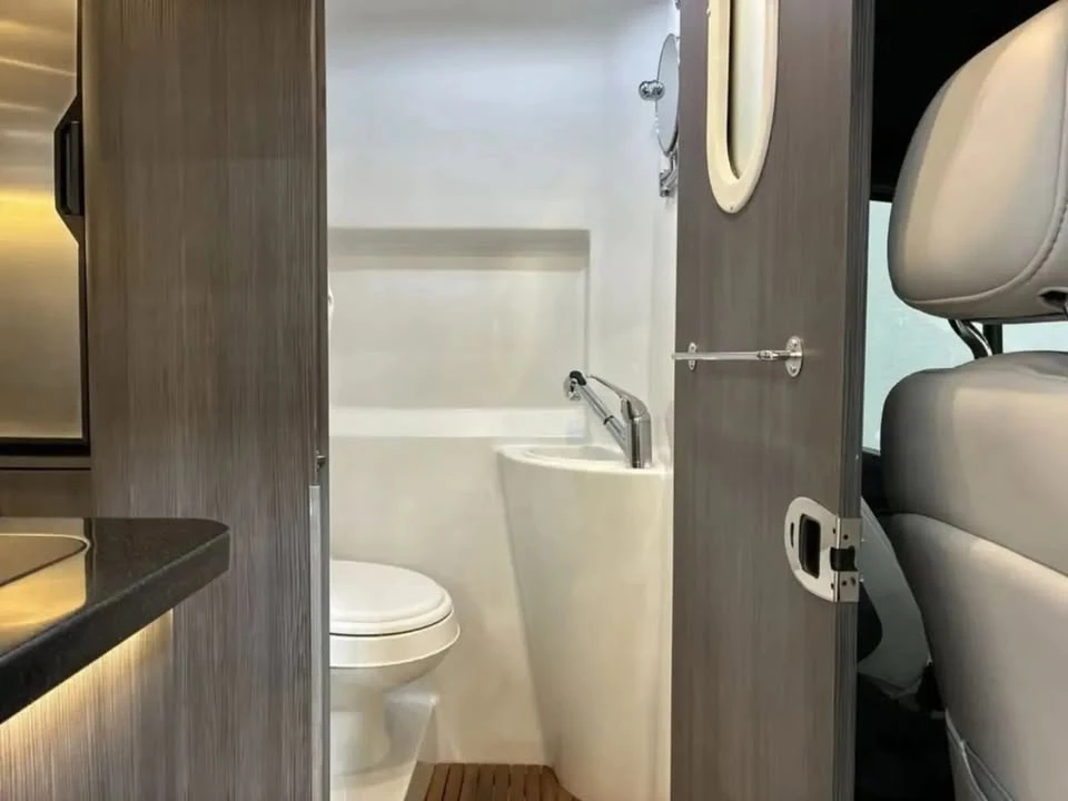 2022 Mercedes-Benz VS30 Sprinter - Image 10 of 11