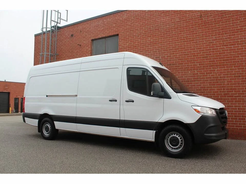 2022 Mercedes-Benz VS30 Sprinter - Image 2 of 20