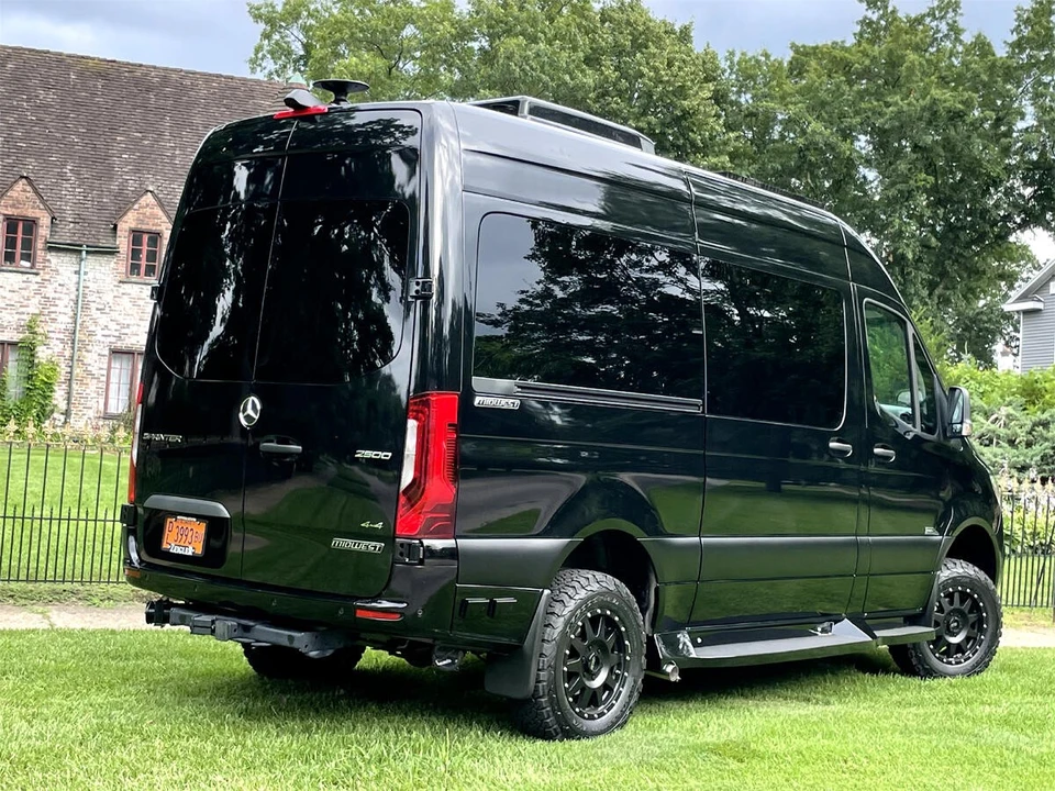2022 Mercedes-Benz VS30 Sprinter - Image 2 of 12