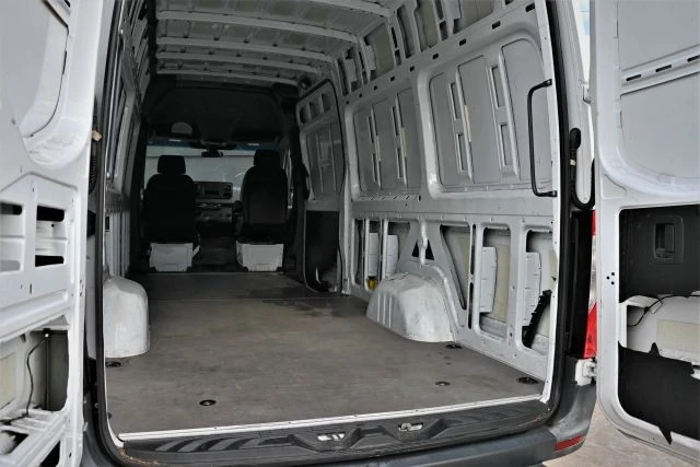 2022 Mercedes-Benz VS30 Sprinter - Image 9 of 20