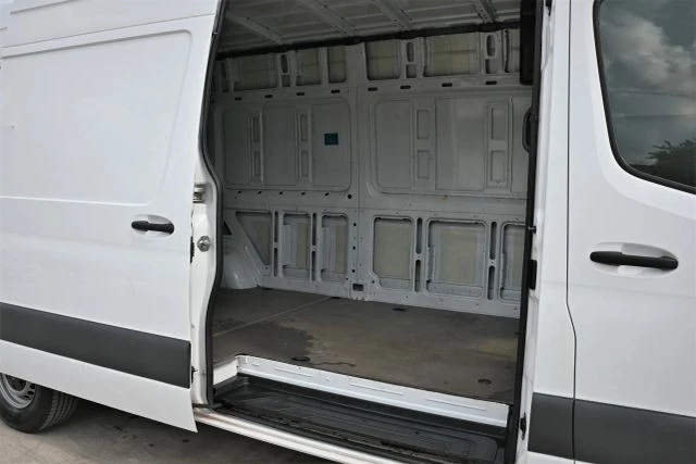 2022 Mercedes-Benz VS30 Sprinter - Image 8 of 20