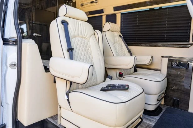 2022 Mercedes-Benz VS30 Sprinter - Image 4 of 9