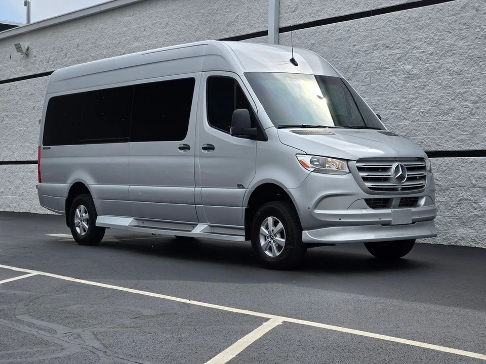 2022 Mercedes-Benz VS30 Sprinter - Image 2 of 21