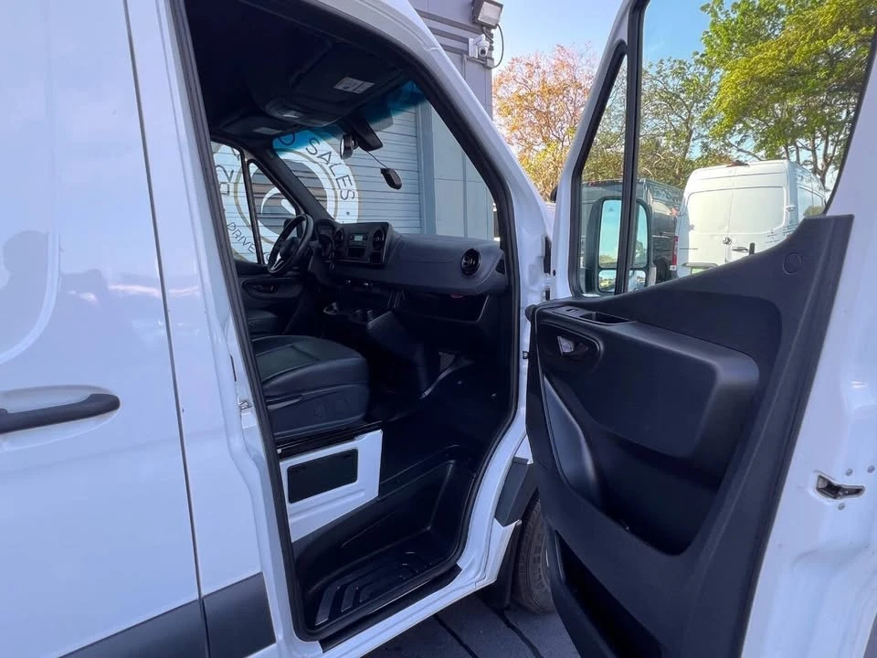 2022 Mercedes-Benz VS30 Sprinter - Image 10 of 20